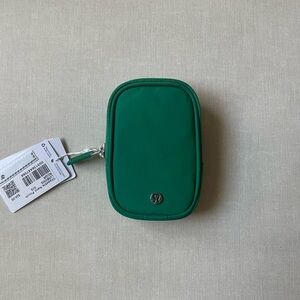 Lululemon Clippable Nano Pouch - Raceway Green